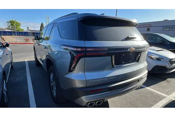 $39984 : Chevrolet Traverse 2024 4X4 image 2
