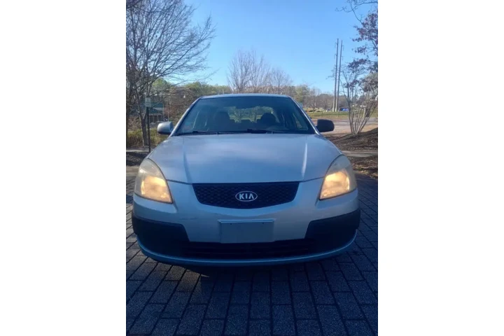 $3000 : 2009 Rio LX image 3