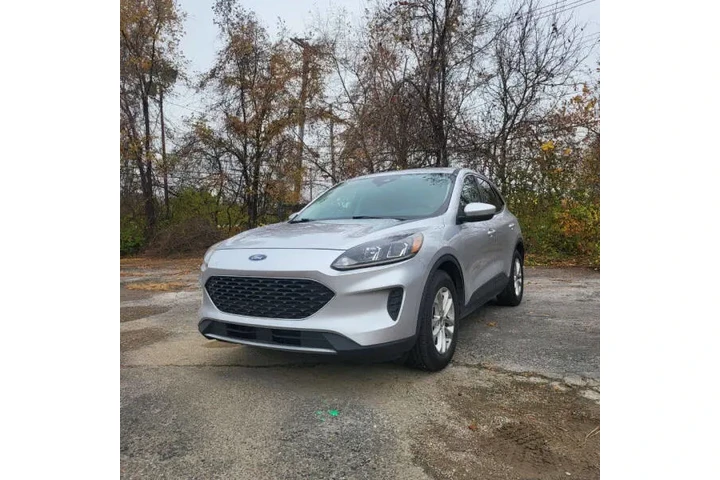 $7999 : 2020 Escape SE image 3