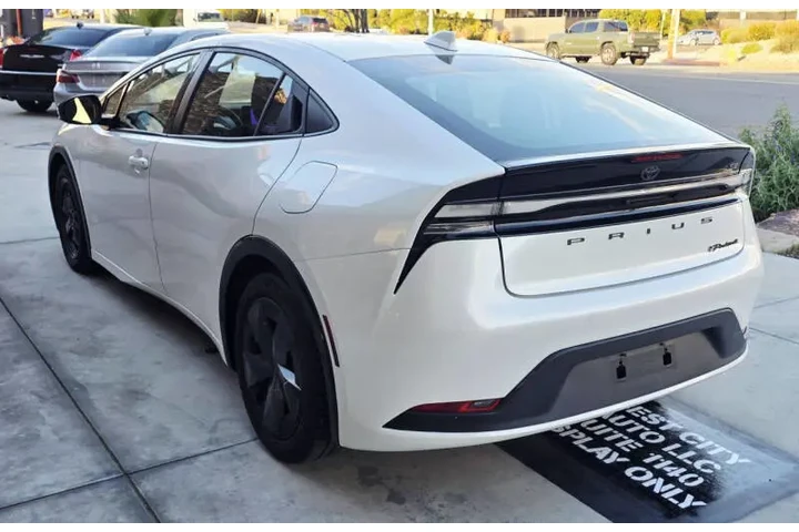 $23950 : 2023 Prius Prime SE image 4