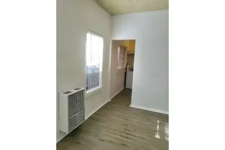 $1395 : ESTUDIO TIPO APARTAMENTO image 4