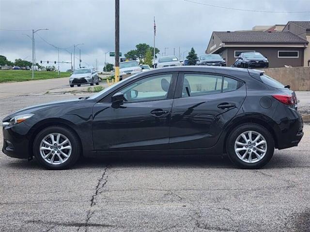 $10990 : 2018 MAZDA3 Sport image 5