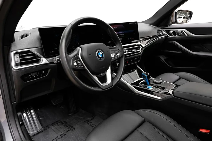 $31990 : 2023 i4 eDrive35 image 4