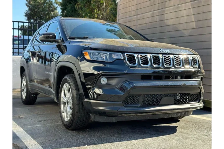 $25298 : Jeep Compass 2025 4x4 Latitu image 1