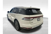 $39989 : Lincoln Aviator 2022 AWD Res thumbnail
