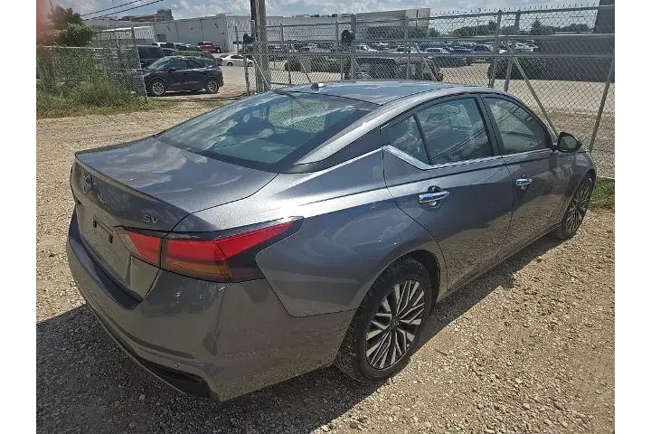 $19577 : Nissan Altima 2024 2.5 SV 4d image 3