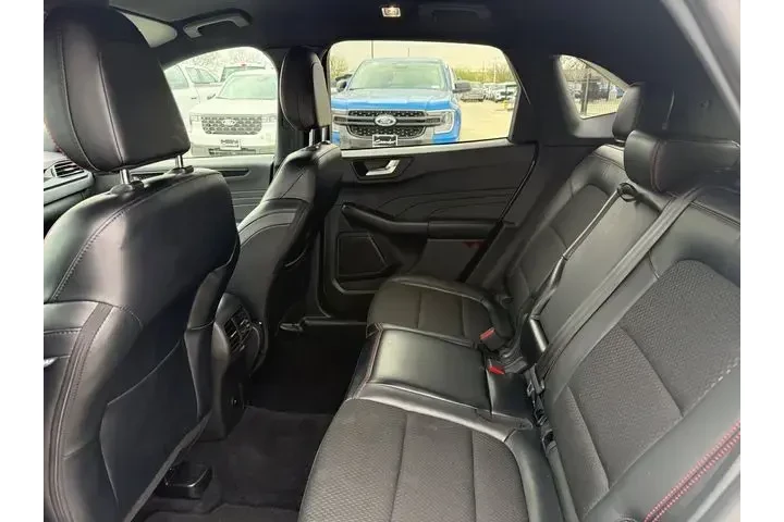 $21541 : Ford Escape 2025 ST-Line 4dr image 4