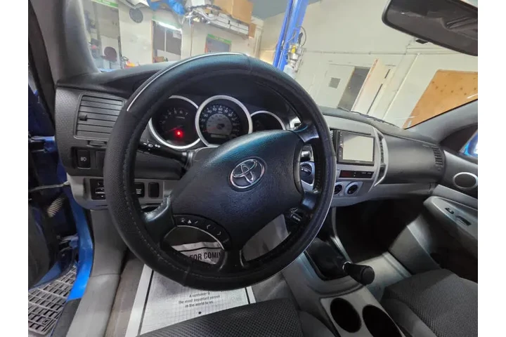 $16995 : 2006 Tacoma V6 image 6