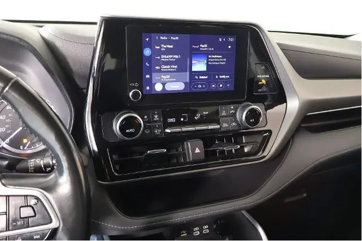 $28600 : Toyota Highlander 2023 AWD L image 5