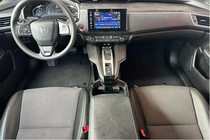$19000 : Honda Clarity Plug-In Hybrid image 6