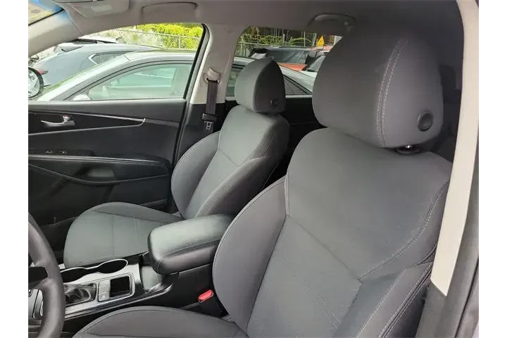 $12590 : Kia Sorento 2020 S V6 4dr SU image 8