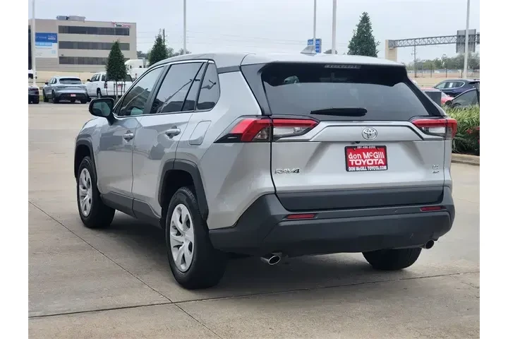 $25498 : Toyota RAV4 2024 AWD LE 4dr image 7