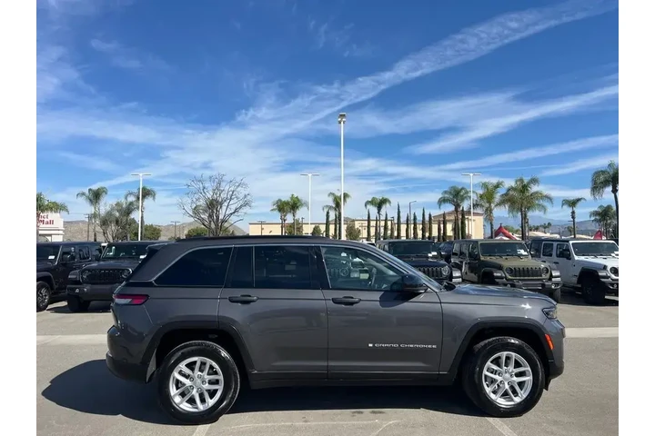 $33998 : Jeep Grand Cherokee 2025 4x2 image 9