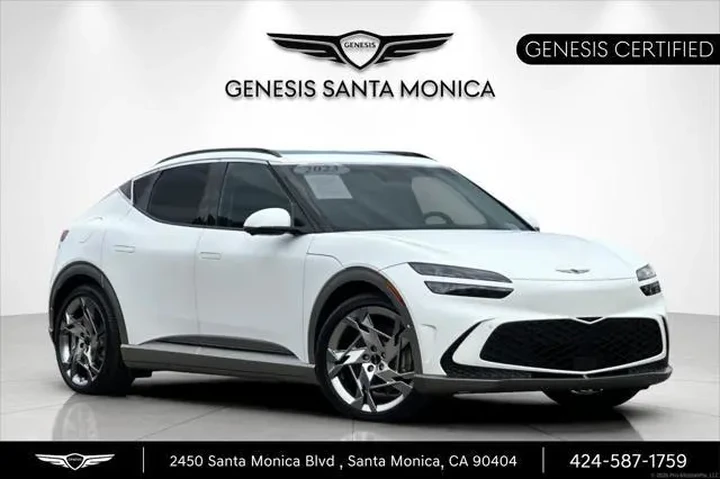 $37558 : Genesis GV60 2023 AWD Perfor image 1