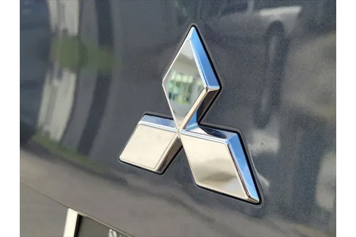 $25688 : Mitsubishi Outlander 2024 SE image 7