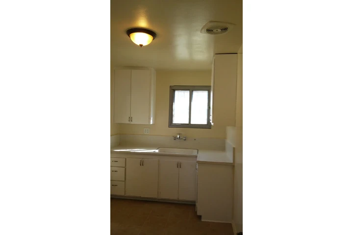 $1850 : Ontario Casita 2 recamaras image 4