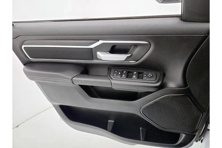 $37998 : Ram 1500 2025 4x4 Big Horn 4 image 4