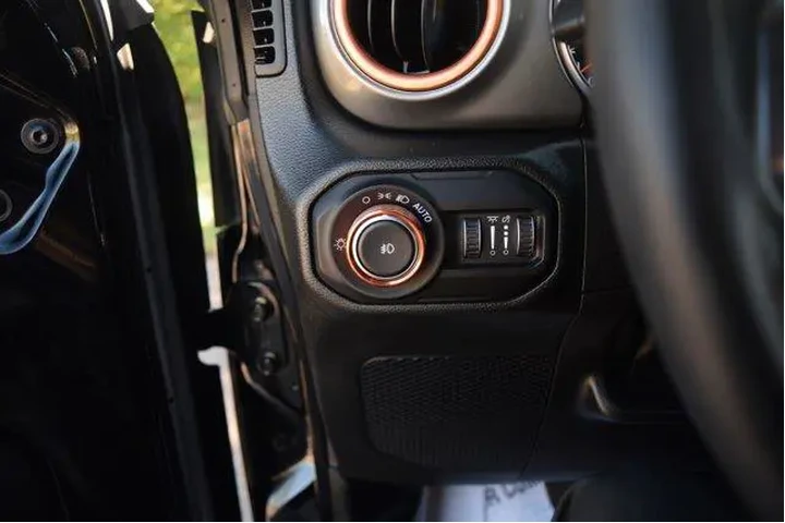 $30500 : Jeep Wrangler Unlimited 2022 image 7