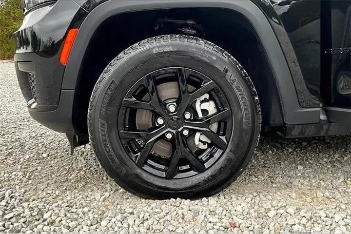 $30700 : Jeep Grand Cherokee L 2024 4 image 8