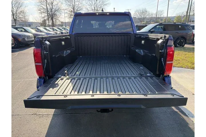 $39979 : Toyota Tacoma 2024 4x4 TRD O image 7