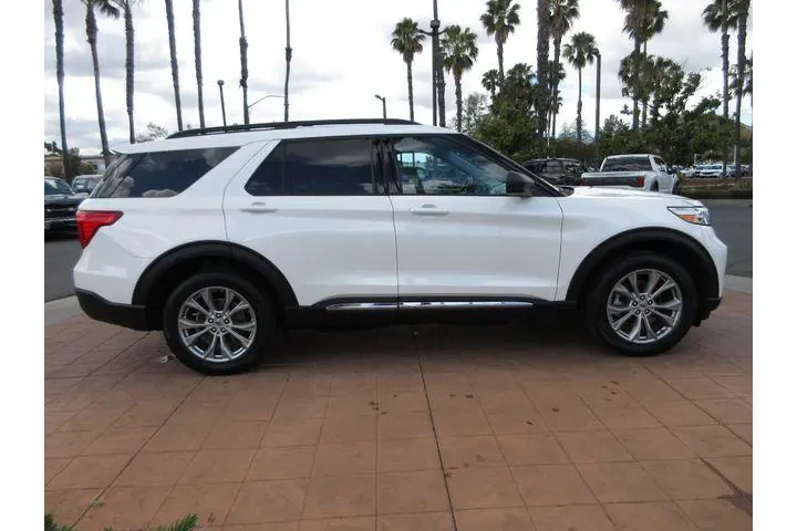 $28982 : Ford Explorer 2023 AWD XLT 4 image 10