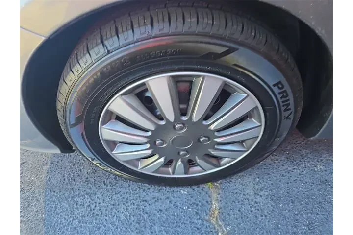 $3990 : Honda Fit 2009 Base 4dr Hatc image 9