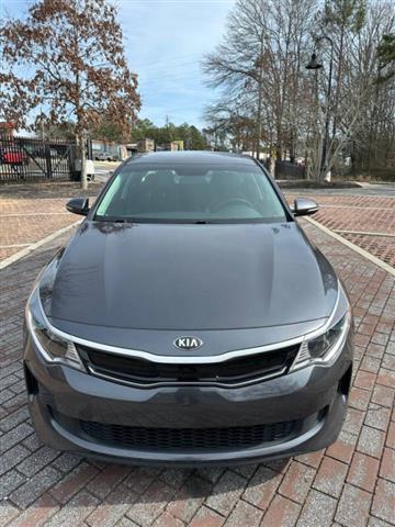 $7500 : 2017 Optima Hybrid Premium image 2