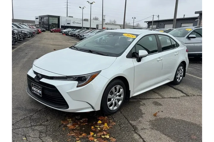 $21998 : Toyota Corolla 2025 LE 4dr S image 1