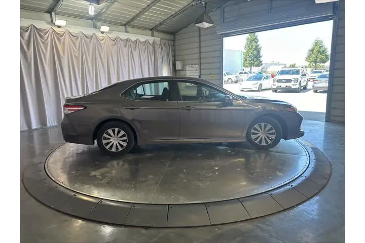 $18999 : Toyota Camry Hybrid 2018 LE image 3