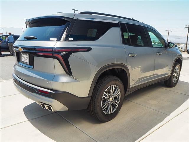 $41395 : New 2024 Traverse LT image 4