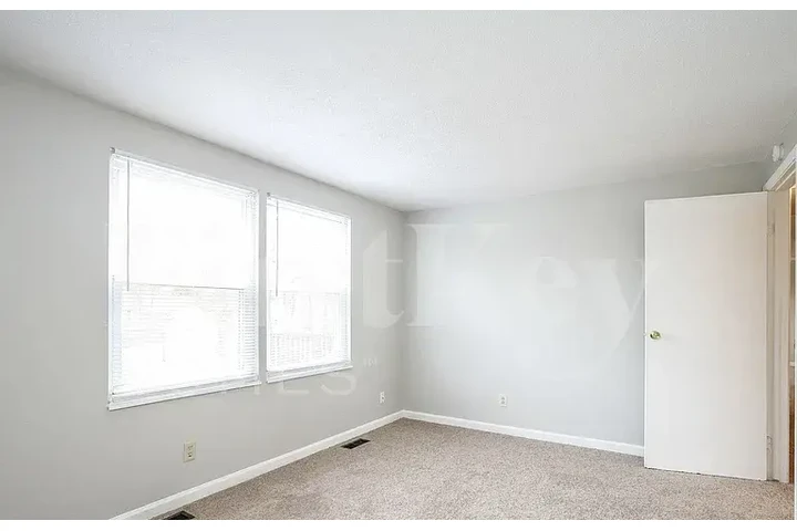 $1530 : HOUSE FOR RENT IN INDIANAPOLIS image 7