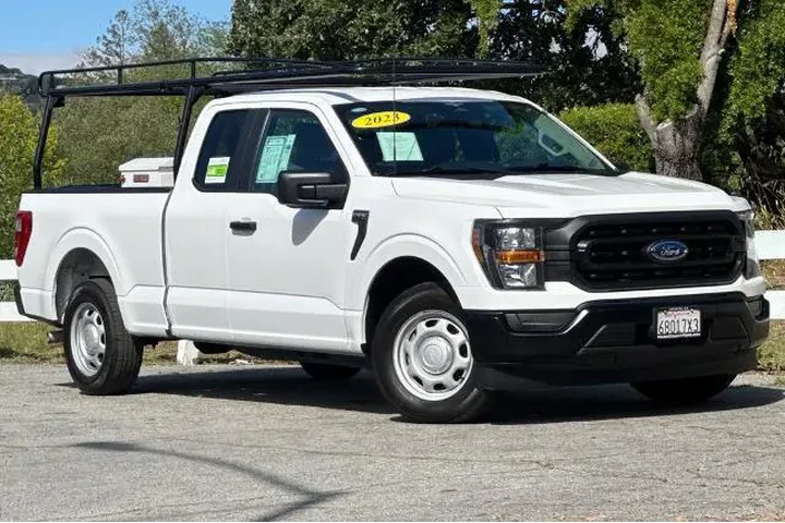 $37985 : Ford F-150 2023 4x2 XL 4dr S image 2