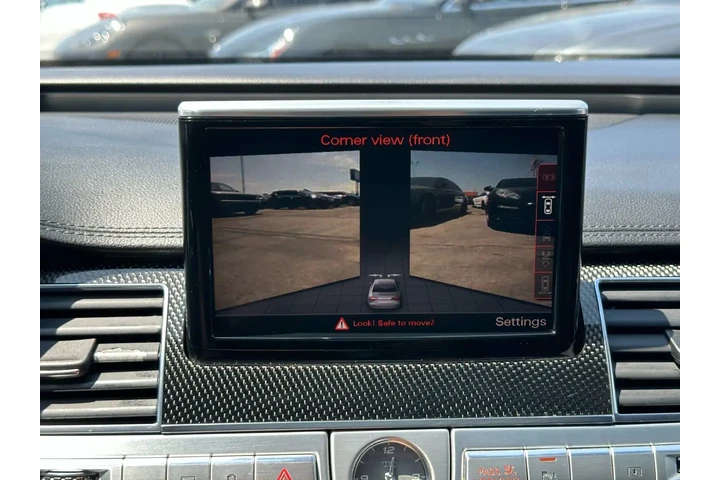 2015 AUDI S8 SEDAN 4D image 1