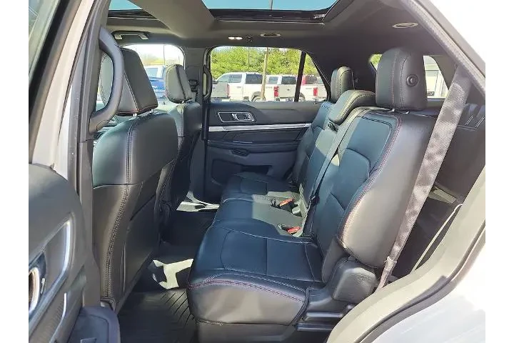 $22703 : Ford Explorer 2018 AWD Sport image 10