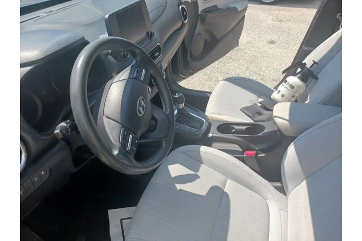 $17500 : 2022 Kona SEL image 7