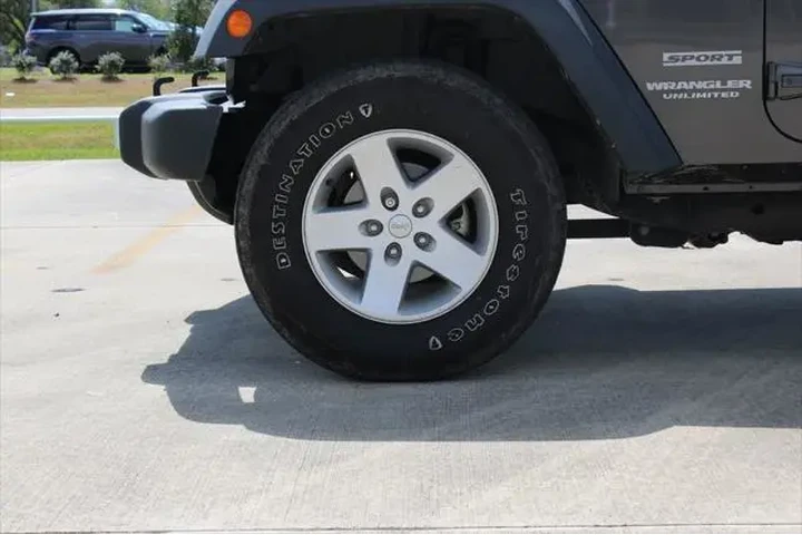 $15995 : Jeep Wrangler Unlimited 2017 image 2