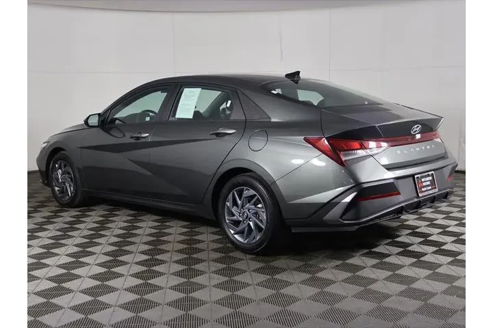 $18293 : Hyundai ELANTRA 2024 SEL 4dr image 7