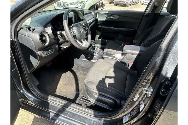 $11985 : Kia Forte 2020 LXS 4dr Sedan image 10