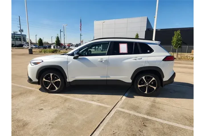 $31601 : Toyota Corolla Cross Hybrid image 4