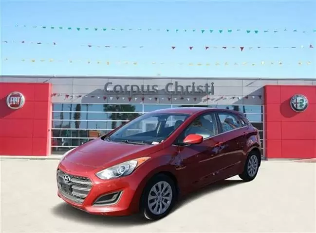 2016 Elantra GT image 4