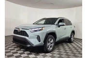 $25654 : Toyota RAV4 2022 XLE 4dr SUV thumbnail