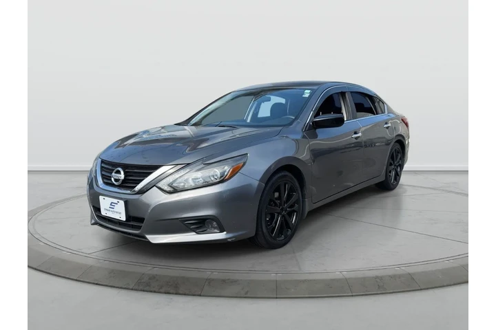 $9487 : Nissan Altima 2017 2.5 SR 4d image 3