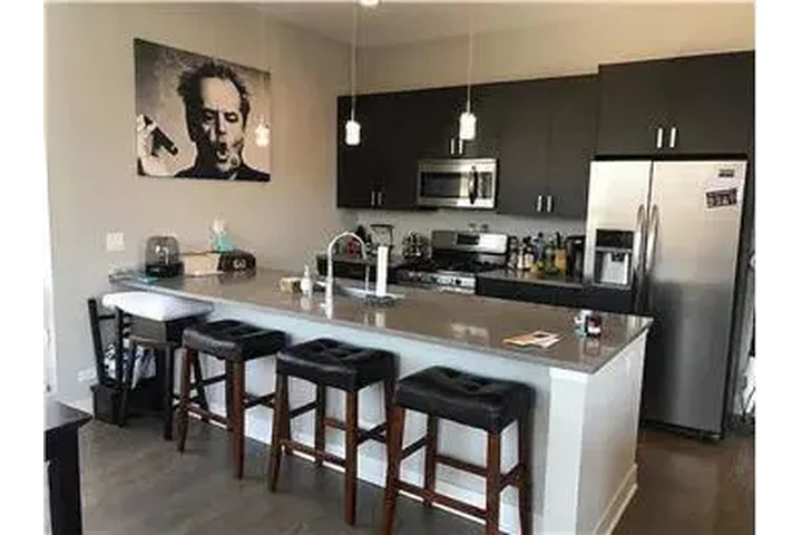 $2700 : Rental property with 1 bedro image 2