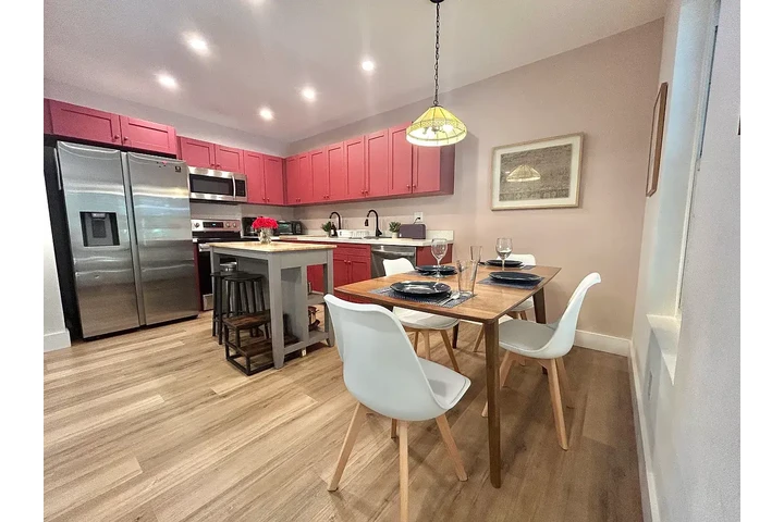 $1400 : North Miami Available image 5