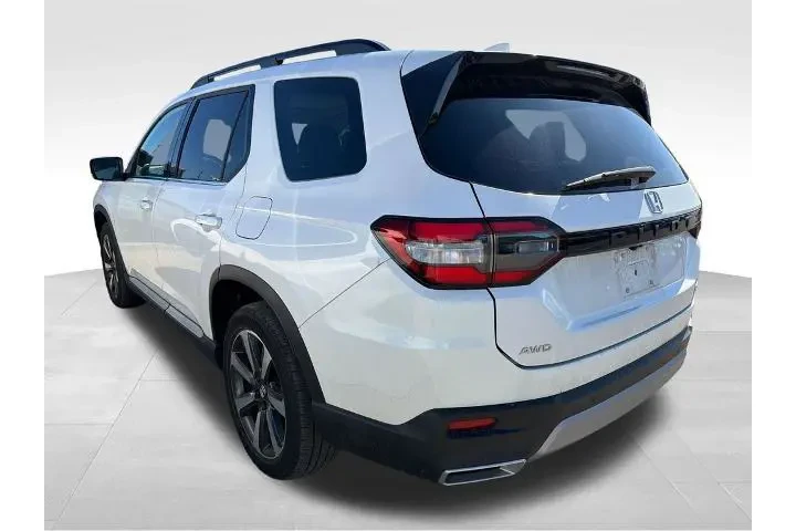 $39690 : Honda Pilot 2024 AWD Touring image 3