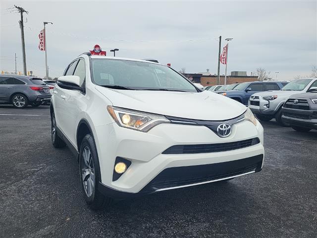 $9990 : PRE-OWNED 2016 TOYOTA RAV4 XLE image 9