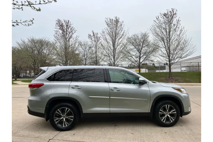 $20997 : 2019 Highlander LE image 9