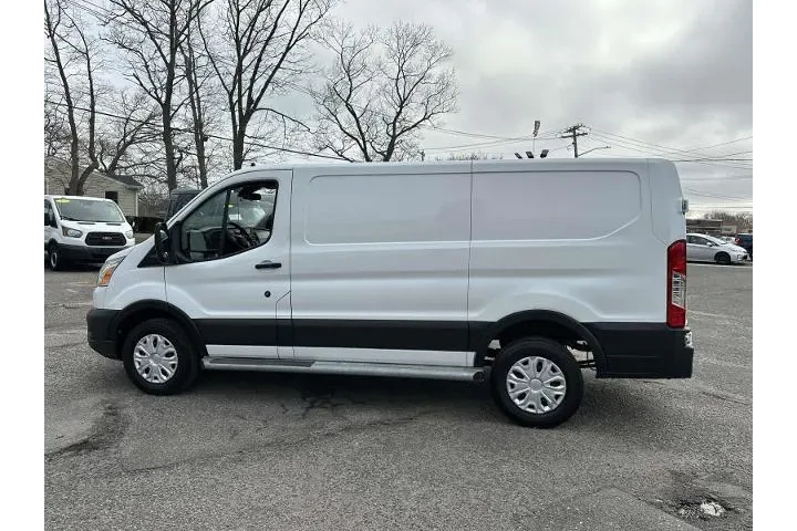 $32500 : Ford Transit 2022 250 3dr SW image 9