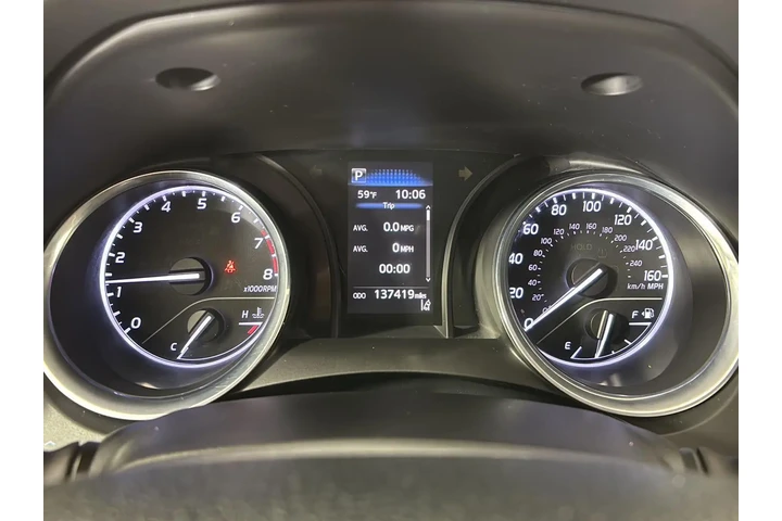 $18743 : 2019 Camry SE image 3