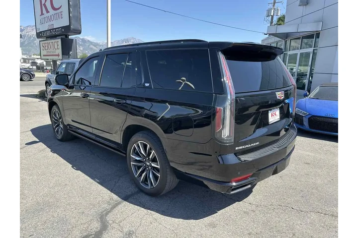 $68495 : 2022 Escalade Sport image 9